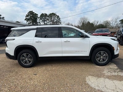 2025 Chevrolet Traverse LT