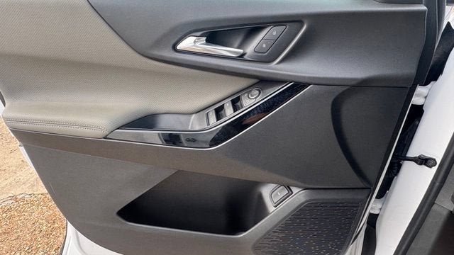 2027 Chevrolet Equinox FWD LT